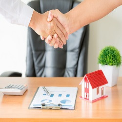 Защо трябва да застраховаме дома си?  Инвестирайте във вашето спокойствие.